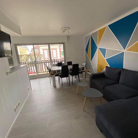 Cabourg Centre, Appartement Pour 4 Personnes A 100M De La Mer Bagian luar foto