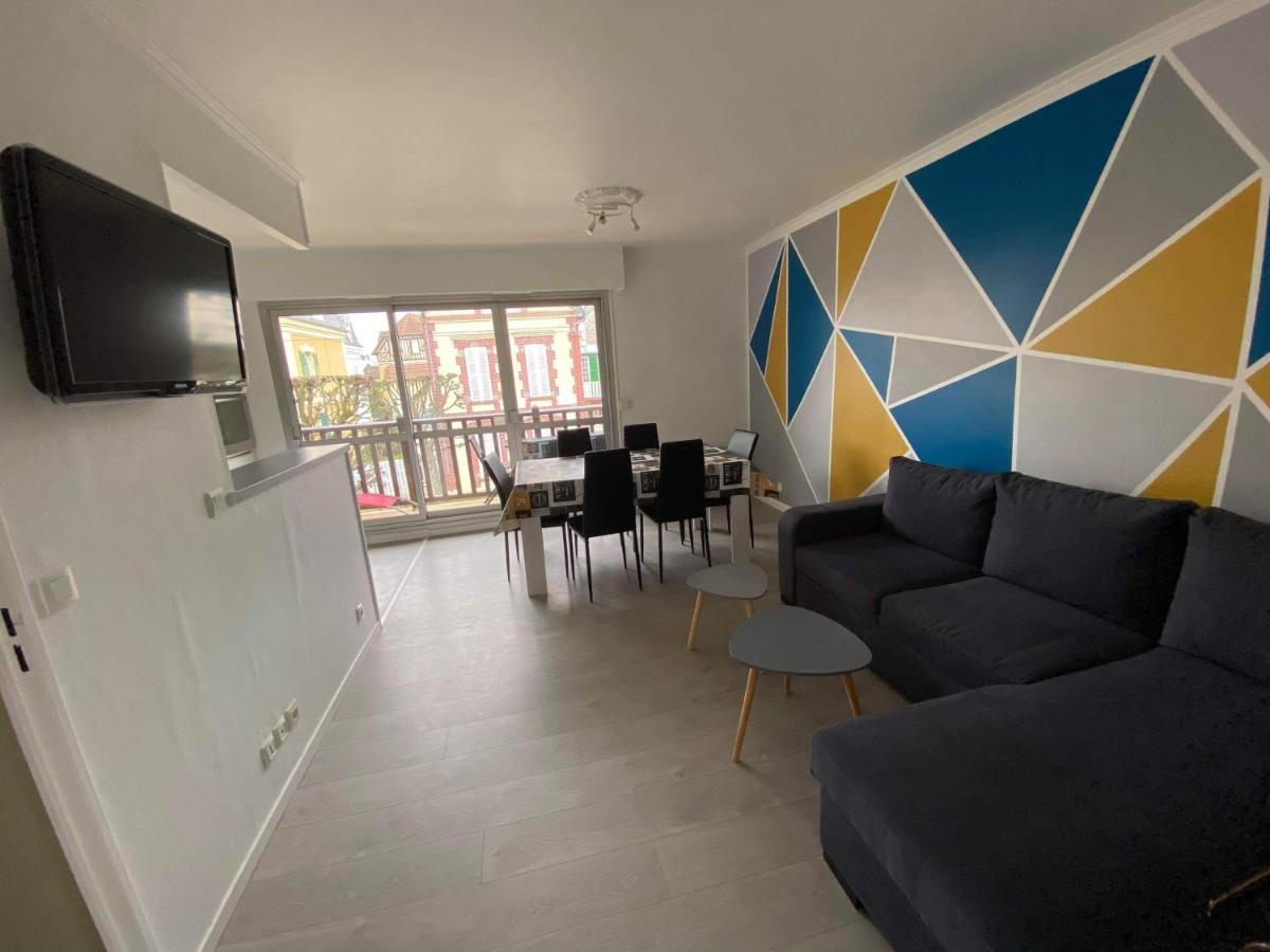 Cabourg Centre, Appartement Pour 4 Personnes A 100M De La Mer Bagian luar foto